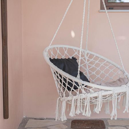 Paralio Astros Beachfront Suites Xiropigado Eksteriør billede