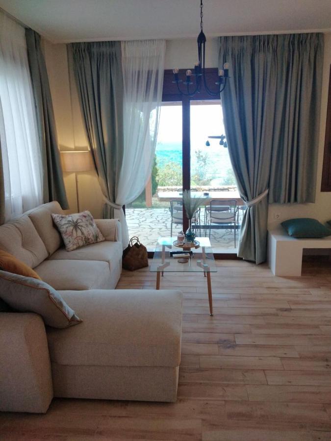Paralio Astros Beachfront Suites Xiropigado Eksteriør billede