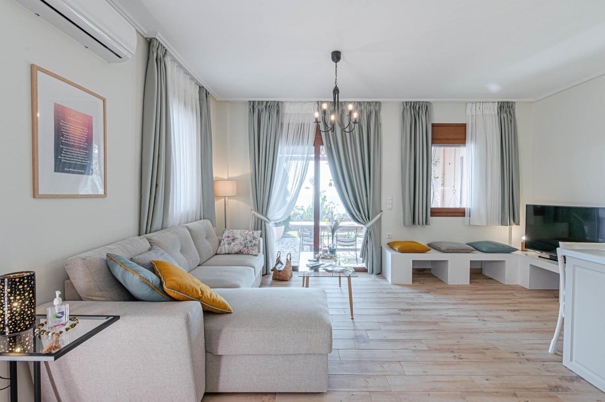 Paralio Astros Beachfront Suites Xiropigado Eksteriør billede