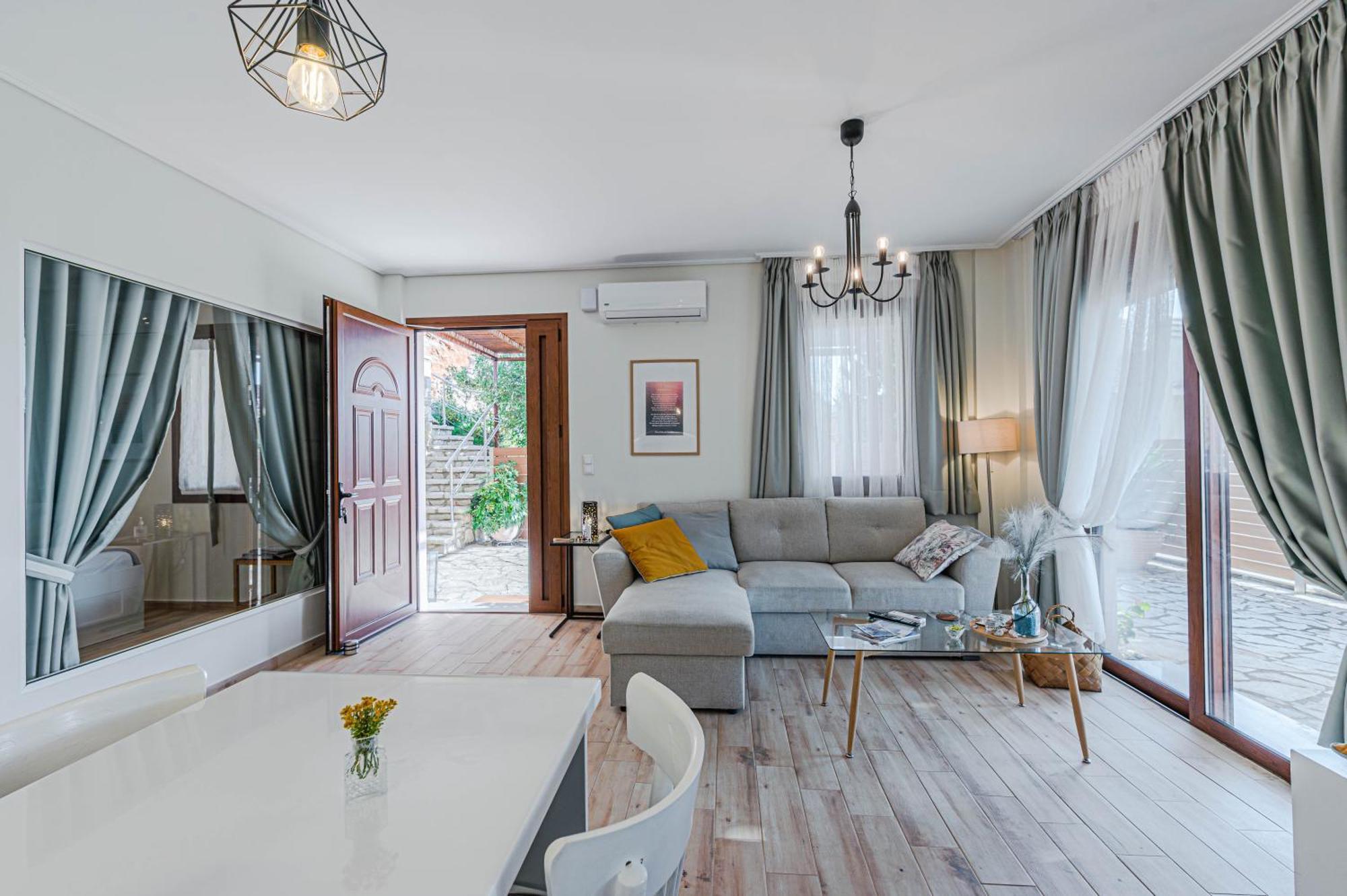 Paralio Astros Beachfront Suites Xiropigado Eksteriør billede