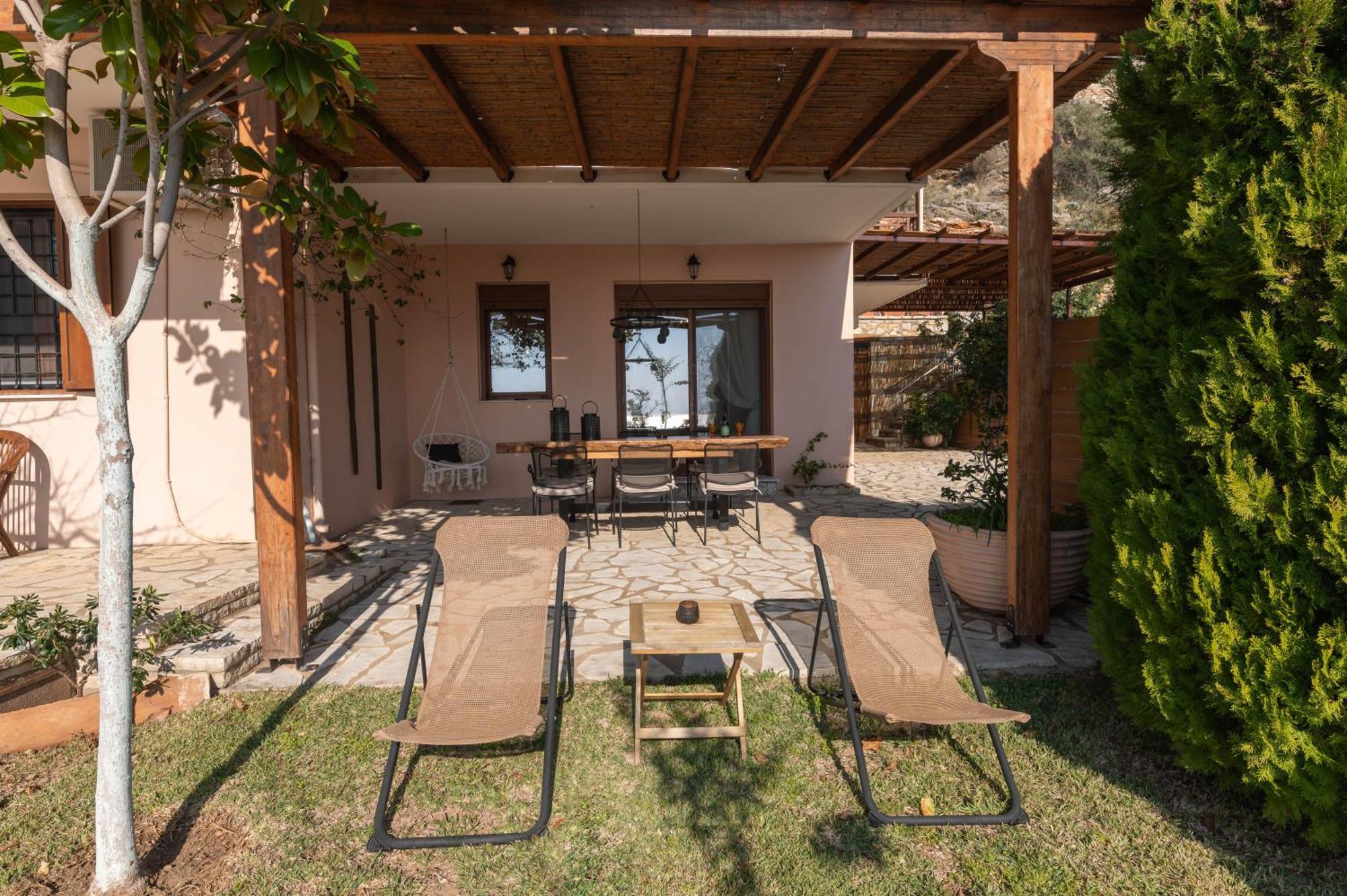 Paralio Astros Beachfront Suites Xiropigado Eksteriør billede