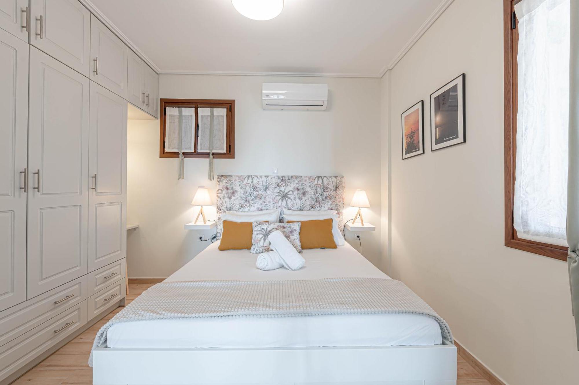 Paralio Astros Beachfront Suites Xiropigado Eksteriør billede