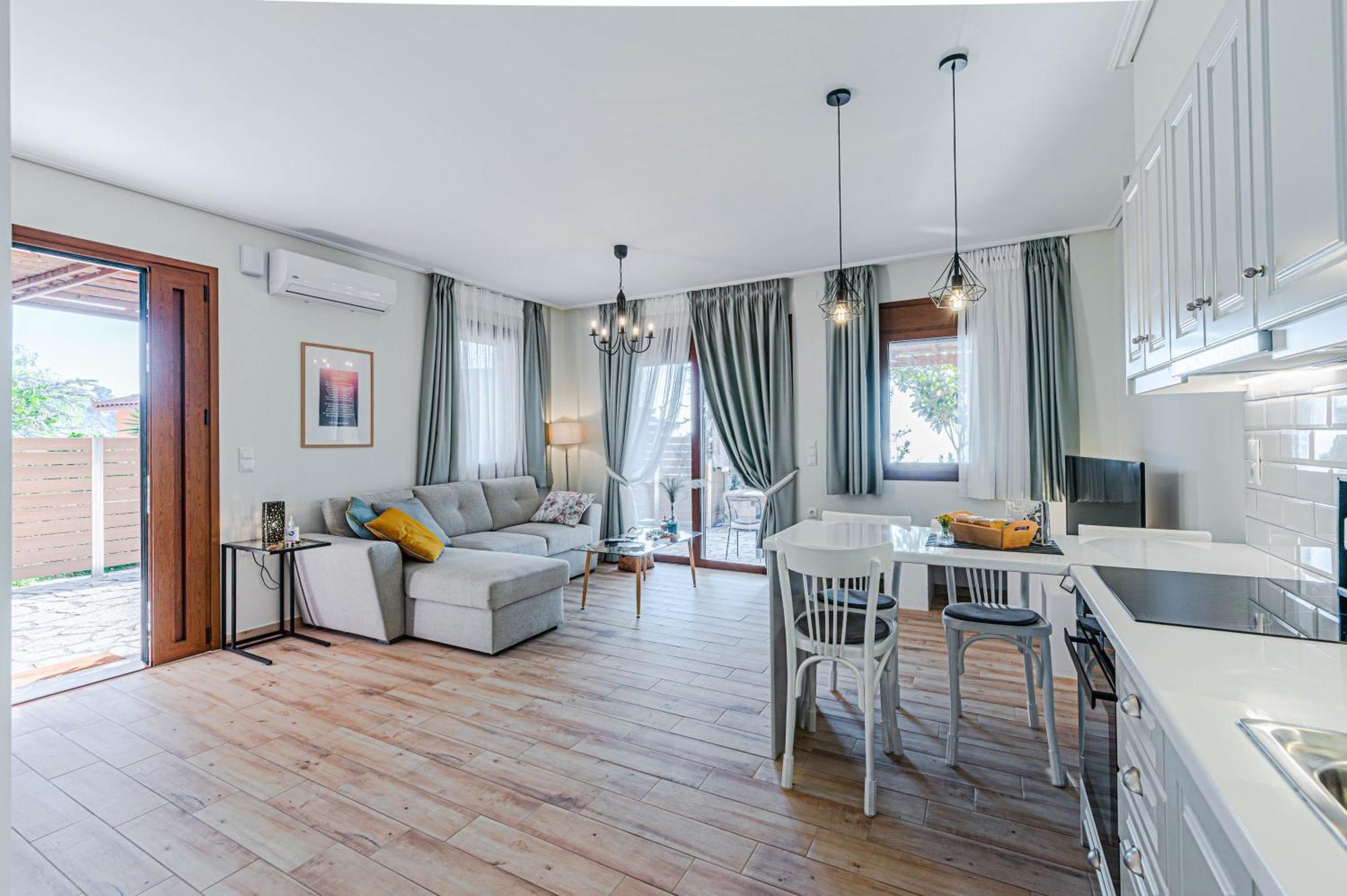 Paralio Astros Beachfront Suites Xiropigado Eksteriør billede