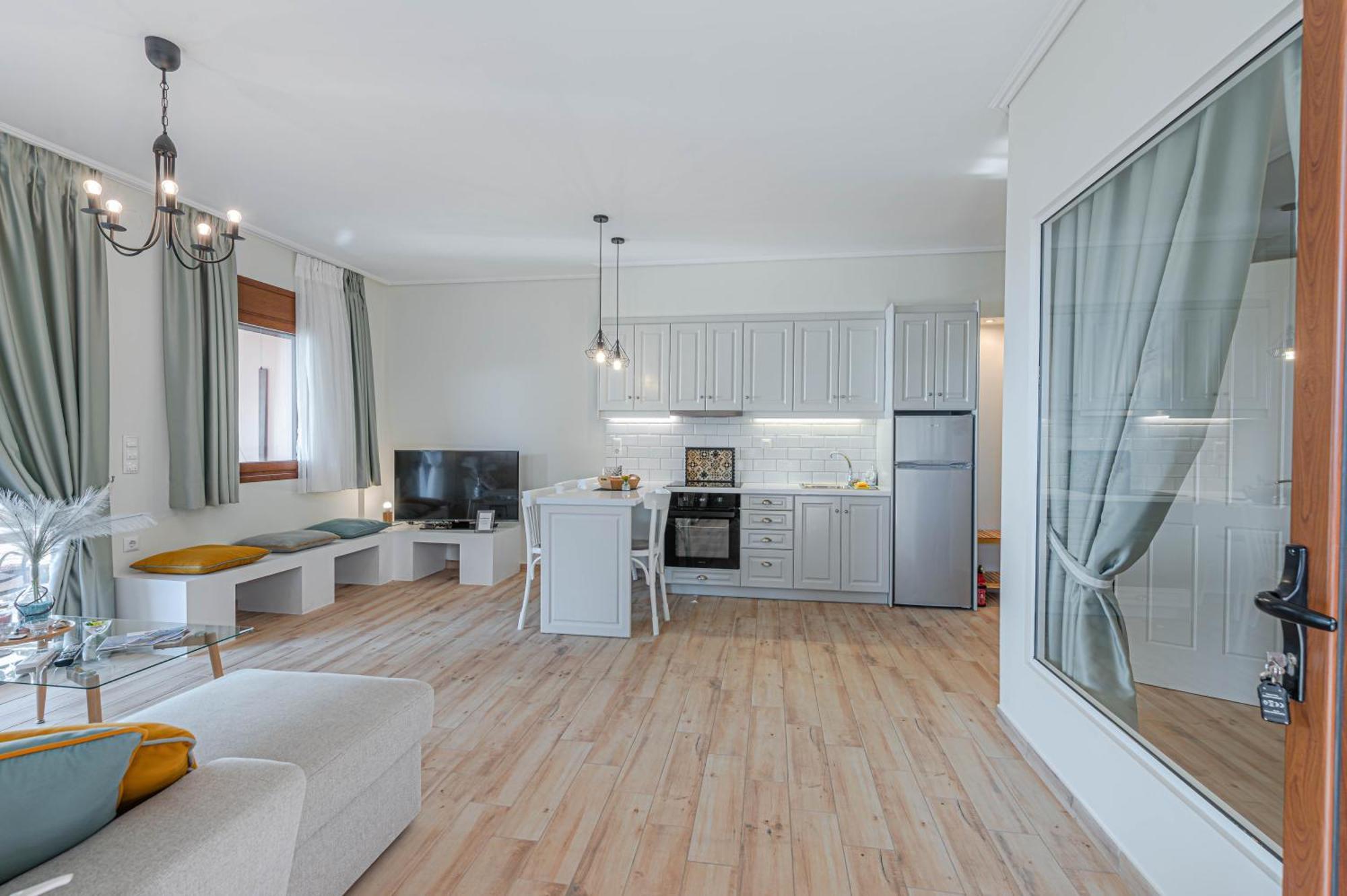 Paralio Astros Beachfront Suites Xiropigado Eksteriør billede