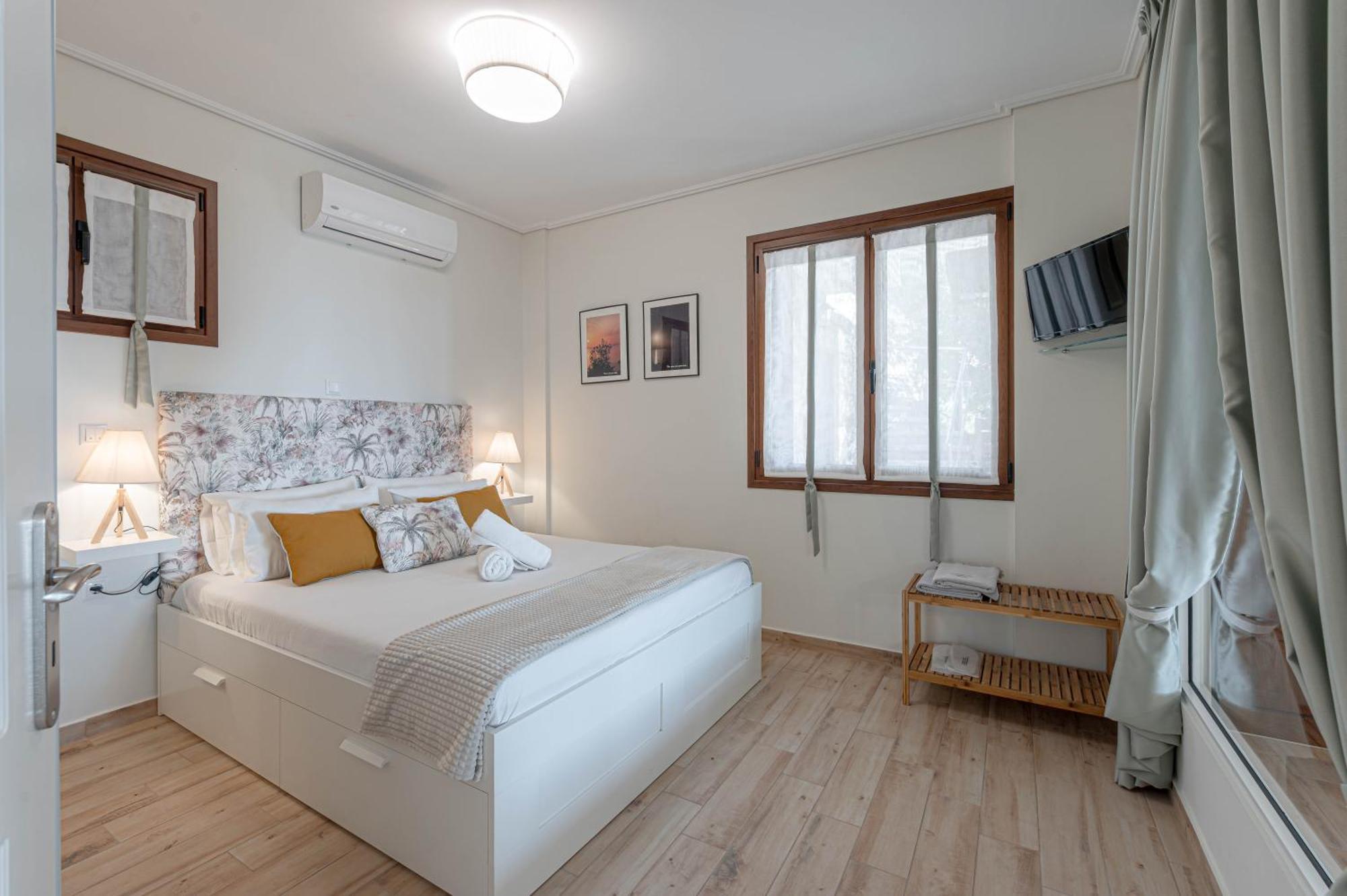 Paralio Astros Beachfront Suites Xiropigado Eksteriør billede