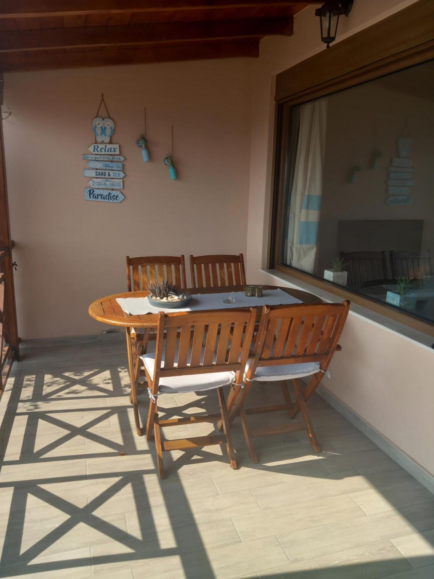 Paralio Astros Beachfront Suites Xiropigado Værelse billede