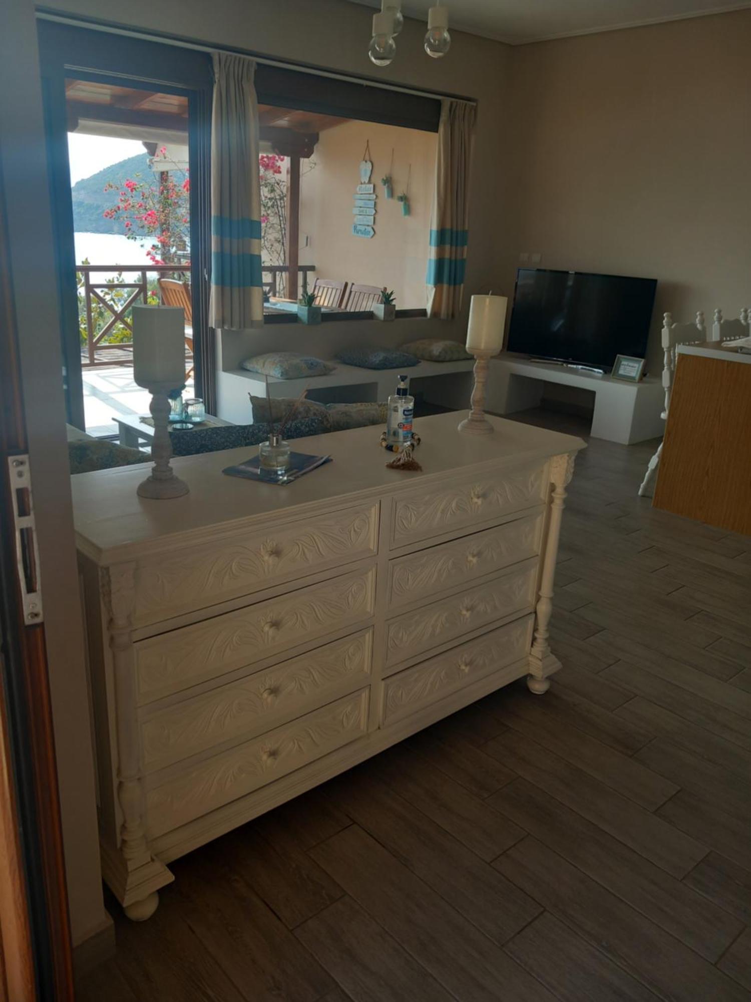 Paralio Astros Beachfront Suites Xiropigado Værelse billede