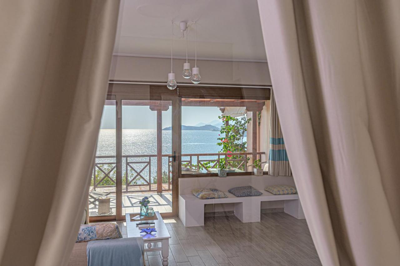 Paralio Astros Beachfront Suites Xiropigado Eksteriør billede