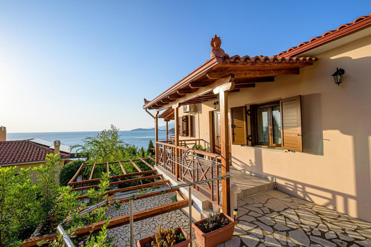 Paralio Astros Beachfront Suites Xiropigado Eksteriør billede