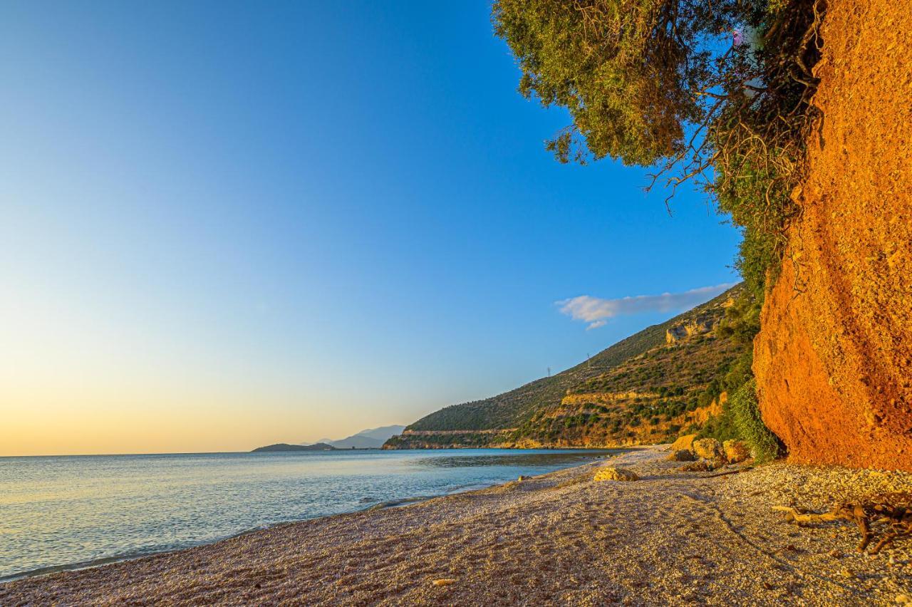 Paralio Astros Beachfront Suites Xiropigado Eksteriør billede